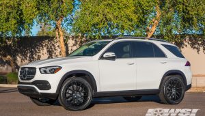 MERCEDES BENZ GLE 350 – GIOVANNA KILIS