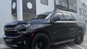 Chevrolet – Tahoe – 26″ – Kapletta – Gloss Black